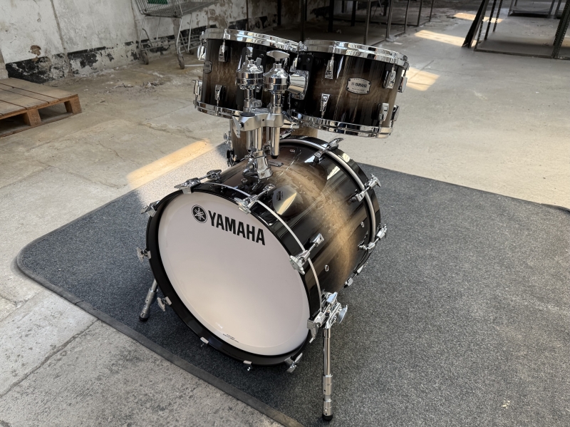 Yamaha PHX Drum Kit, Shell Pack, Gloss Black Sunburst, 20 4PCE PHX2210BSB