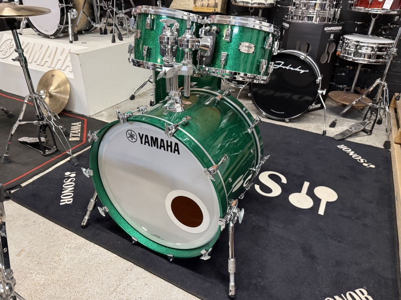 Yamaha Absolute Hybrid Maple Drum Kit, Green Sparkle (Used) AHMKIT22GSU